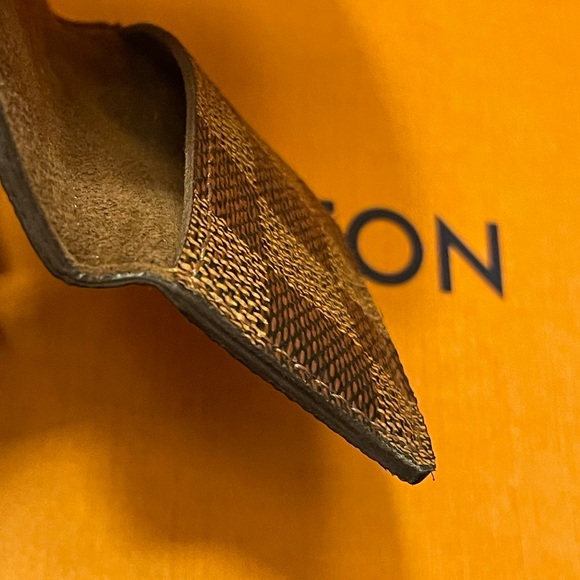 💯% Authentic Louis Vuitton  Pouch ✨ - Picture 6 of 8